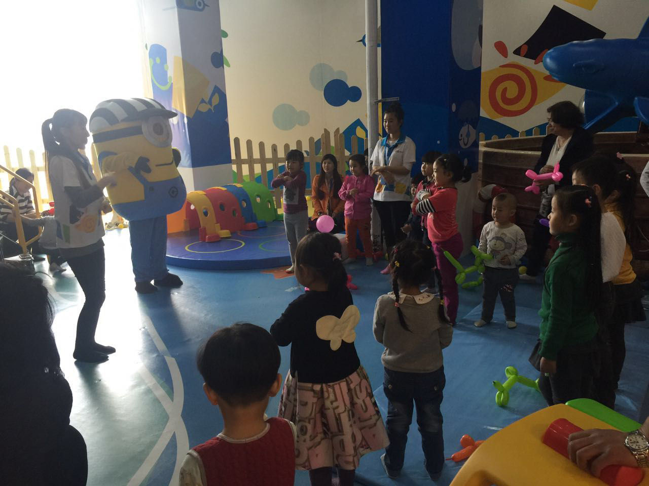 儿童乐园幼儿活动