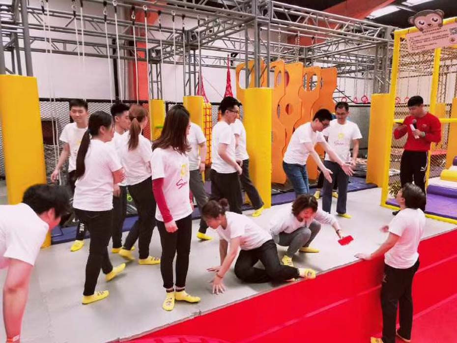蹦床实物照片