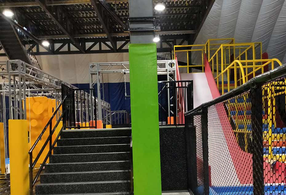 蹦床实物照片