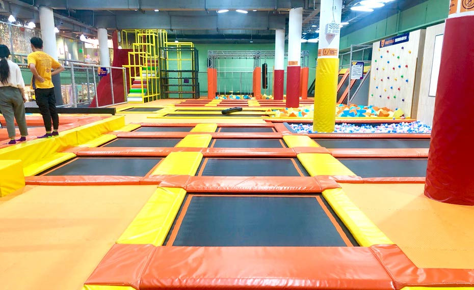 蹦床馆