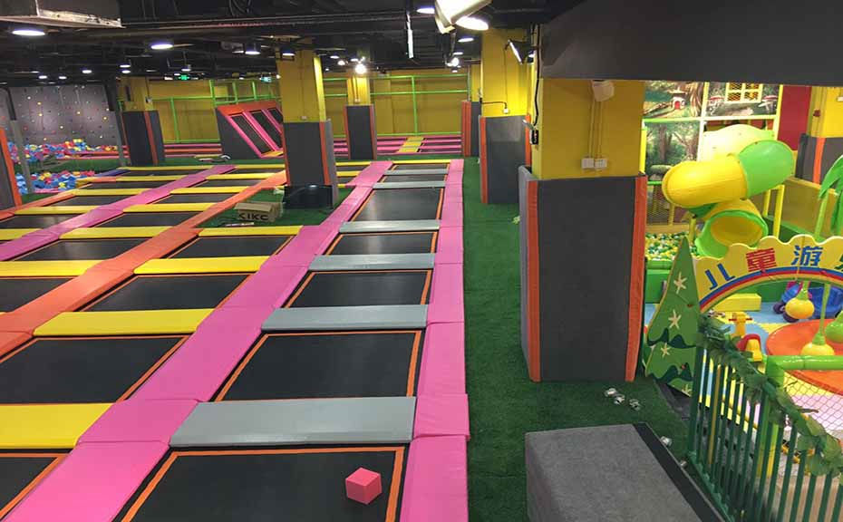 小型网红蹦床公园