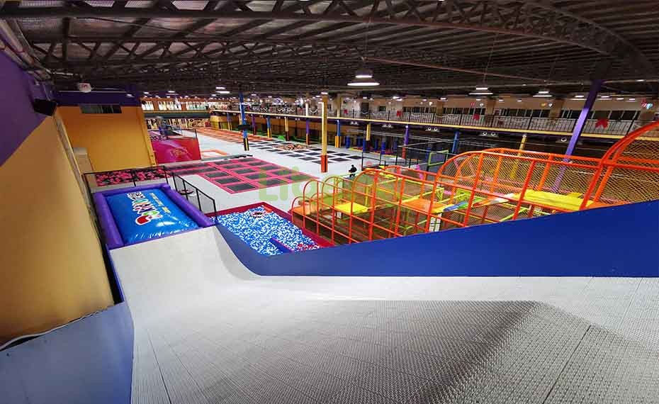 飞翔的雪地 旱雪滑梯