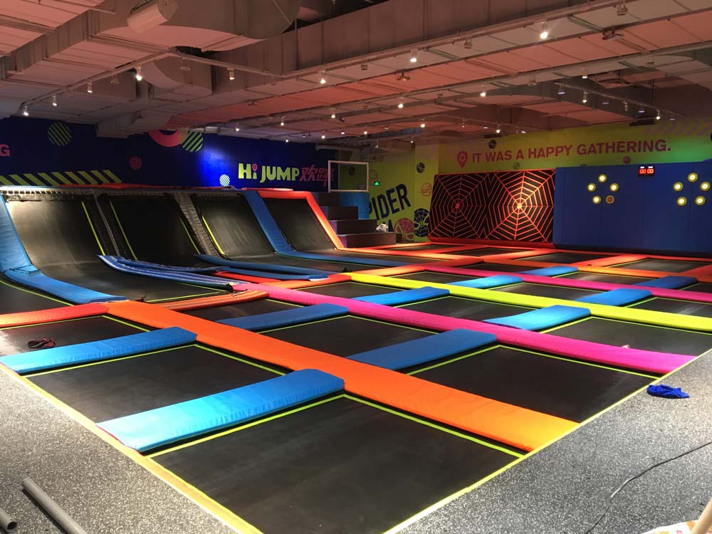 室内极限蹦床公园和篮球,球池,海绵块,Dodgeball竞技场