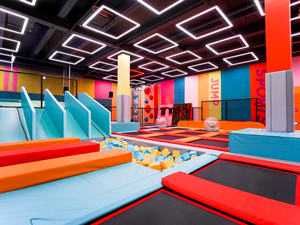 蹦床多少钱？怎样做好蹦床馆的市场运营？